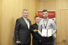 1_rajmund_c9a9278_w2.m